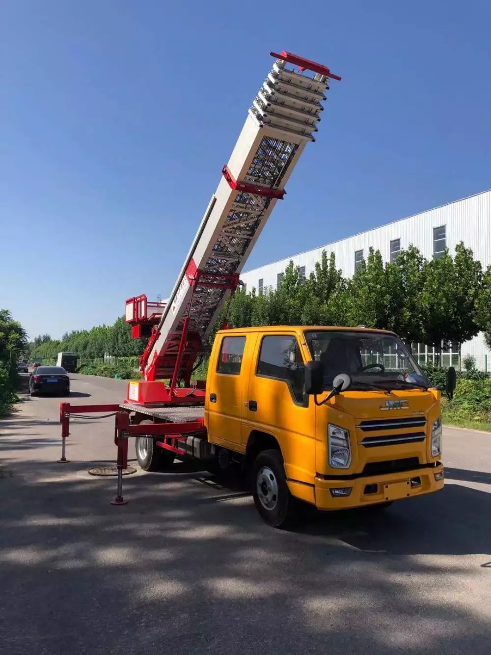 江山附近的云梯车出租服务：轻松解决高空作业需求